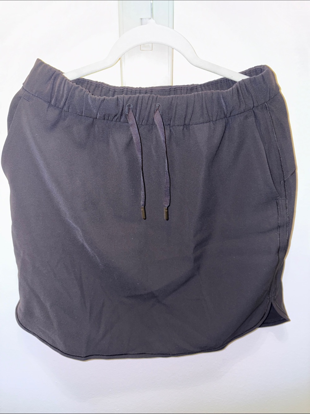 Lululemon On The Fly Black Elastic Waist Skirt